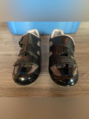 Specialized Men’s  Black and Gray Cycling Shoes with Velcro Straps